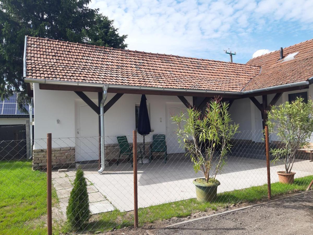 Alfa Szallashely Sandorfalva Bagian luar foto