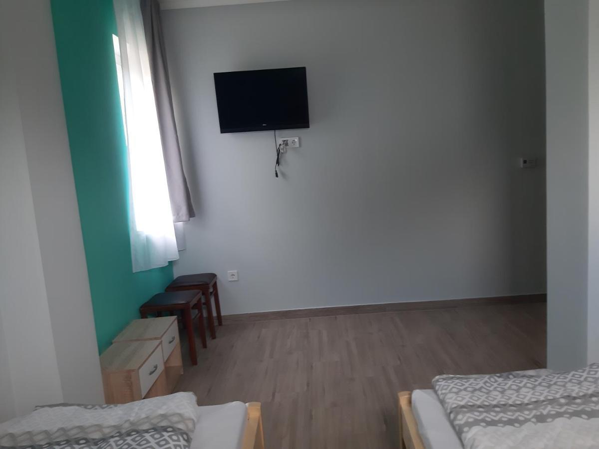 Alfa Szallashely Sandorfalva Bagian luar foto